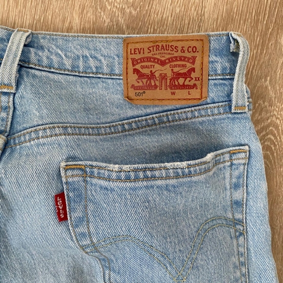 Levi's 501 Light Blue Straight Jeans for Men - Picture 4 of 6